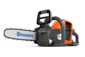 Tronçonneuse à batterie Husqvarna 225i légère